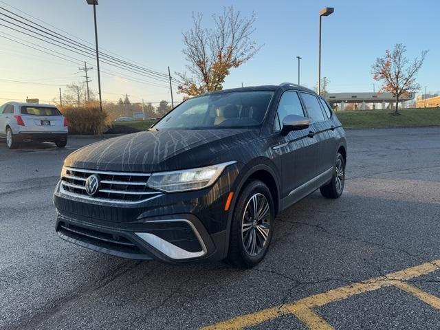 new 2024 Volkswagen Tiguan car, priced at $33,676