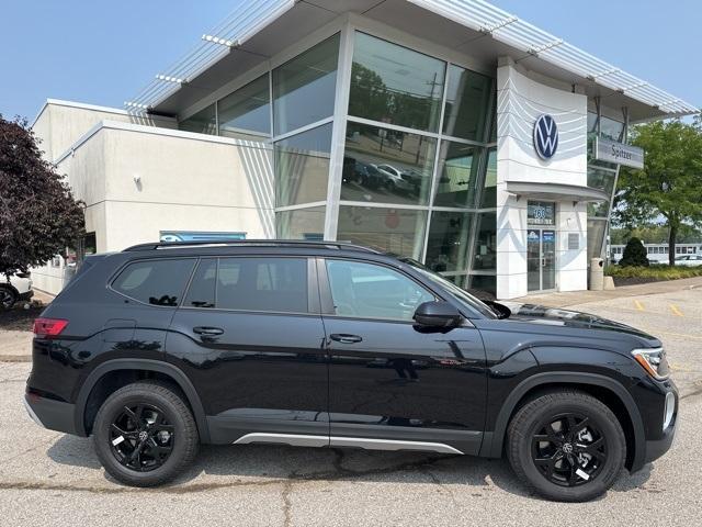 new 2024 Volkswagen Atlas car, priced at $47,094