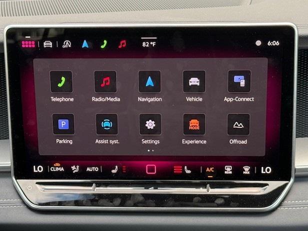 new 2025 Volkswagen Tiguan car, priced at $32,452