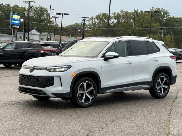 new 2025 Volkswagen Tiguan car, priced at $32,452