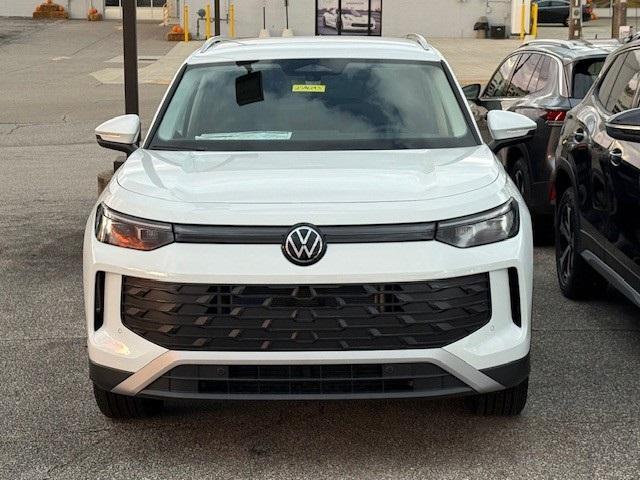 new 2025 Volkswagen Tiguan car, priced at $32,452