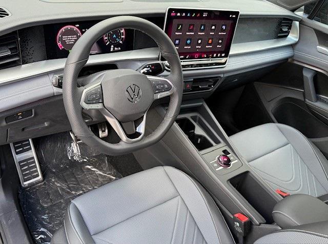new 2025 Volkswagen Tiguan car, priced at $32,452