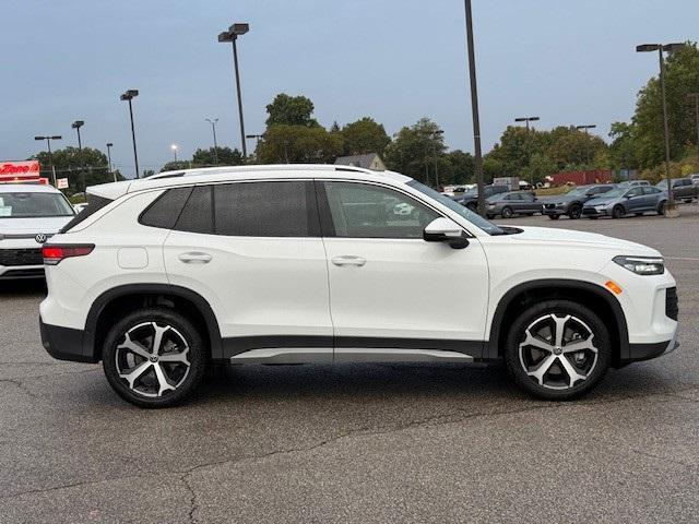 new 2025 Volkswagen Tiguan car, priced at $32,452