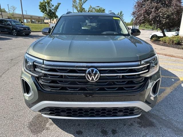 new 2024 Volkswagen Atlas car, priced at $48,098