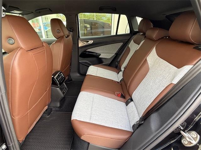 new 2025 Volkswagen ID.4 car, priced at $40,804