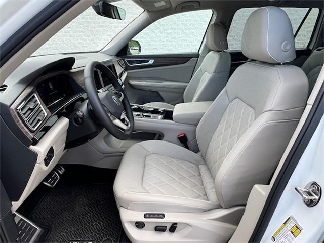 new 2025 Volkswagen Atlas car, priced at $53,946