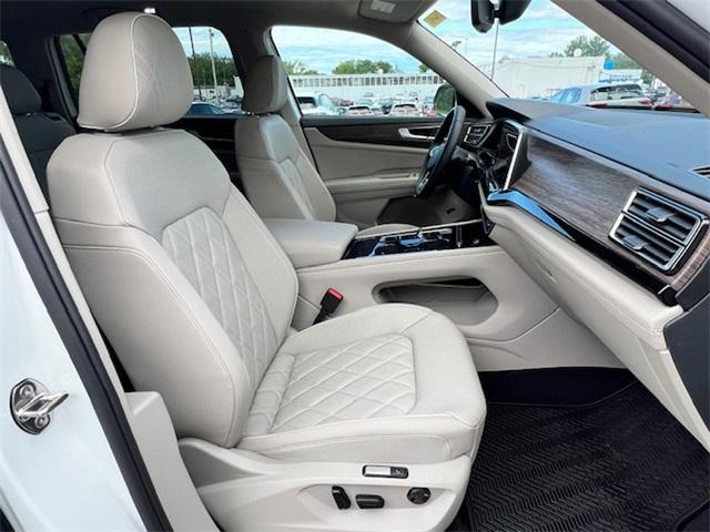 new 2025 Volkswagen Atlas car, priced at $53,946