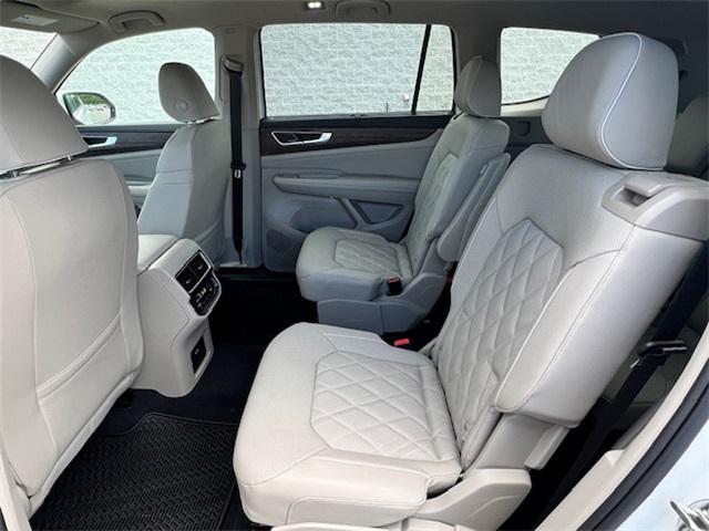 new 2025 Volkswagen Atlas car, priced at $53,946