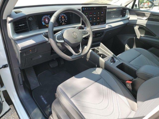 new 2025 Volkswagen Tiguan car, priced at $35,019