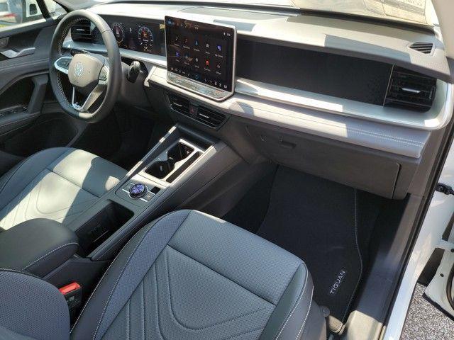 new 2025 Volkswagen Tiguan car, priced at $35,019