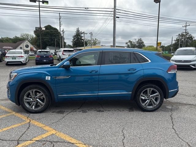 new 2024 Volkswagen Atlas Cross Sport car