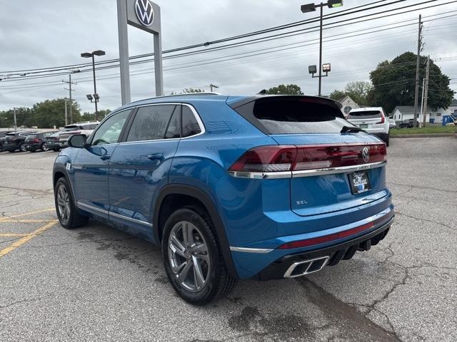 new 2024 Volkswagen Atlas Cross Sport car