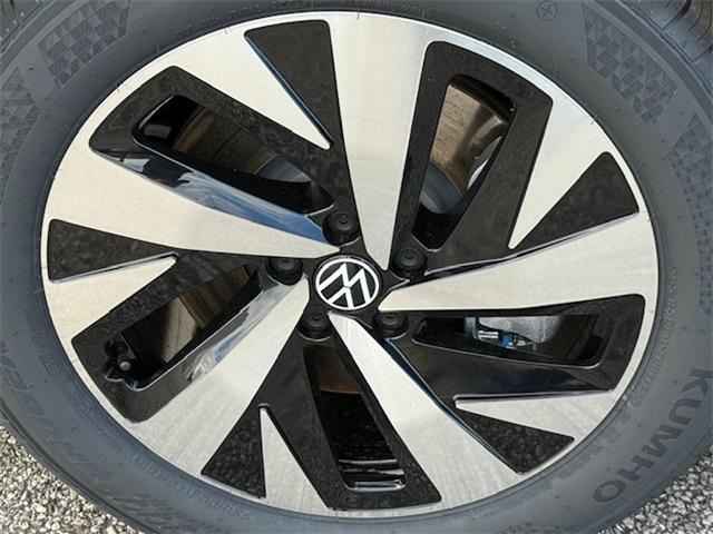 new 2025 Volkswagen ID.4 car, priced at $40,804