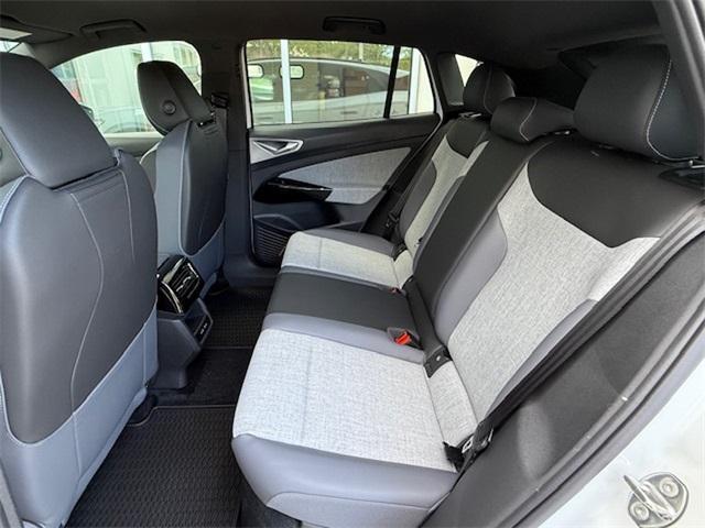 new 2025 Volkswagen ID.4 car, priced at $40,804