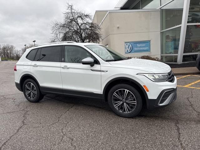 new 2024 Volkswagen Tiguan car, priced at $32,208