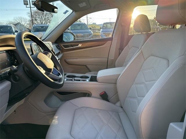 new 2025 Volkswagen Atlas car, priced at $37,168