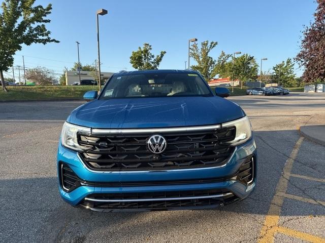 new 2024 Volkswagen Atlas Cross Sport car