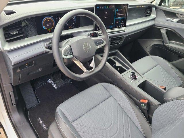 new 2025 Volkswagen Tiguan car, priced at $34,293