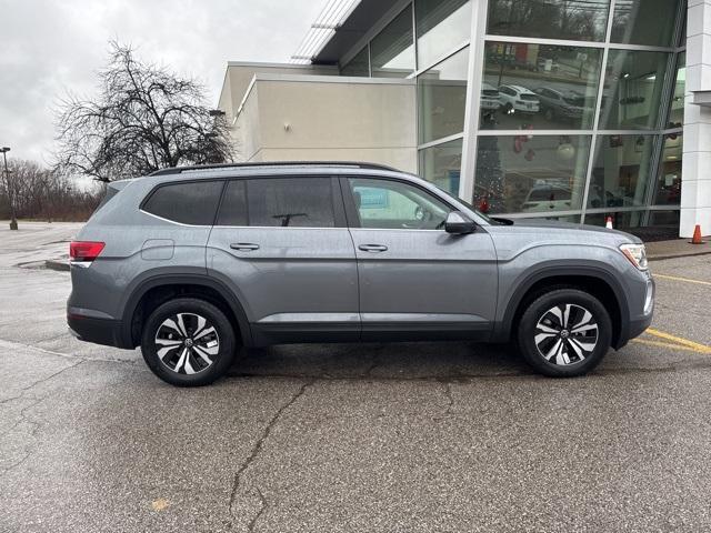 new 2025 Volkswagen Atlas car, priced at $38,668