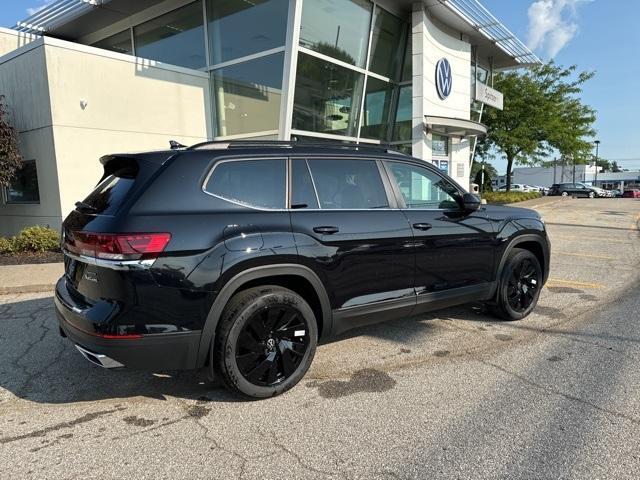 new 2024 Volkswagen Atlas car, priced at $47,305