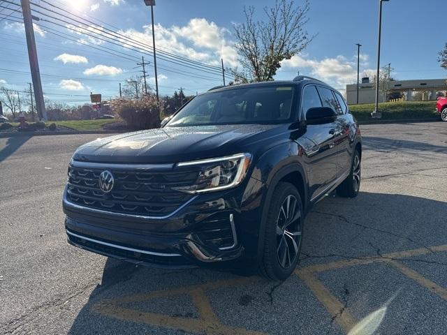 new 2025 Volkswagen Atlas car, priced at $52,420