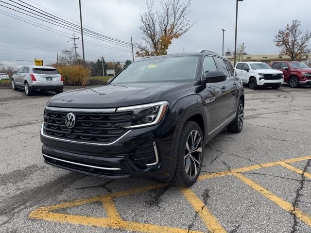 new 2025 Volkswagen Atlas car, priced at $52,565