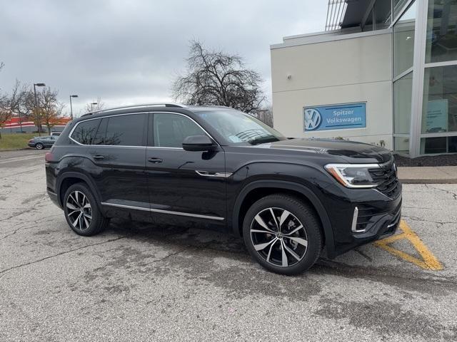 new 2025 Volkswagen Atlas car, priced at $52,565