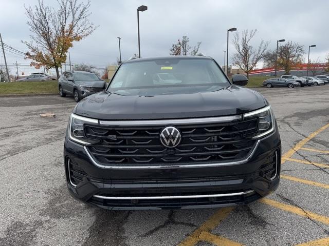 new 2025 Volkswagen Atlas car, priced at $52,565