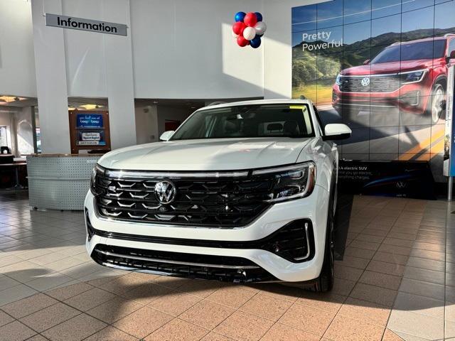 new 2024 Volkswagen Atlas car, priced at $49,979