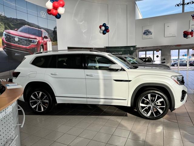 new 2024 Volkswagen Atlas car, priced at $49,979