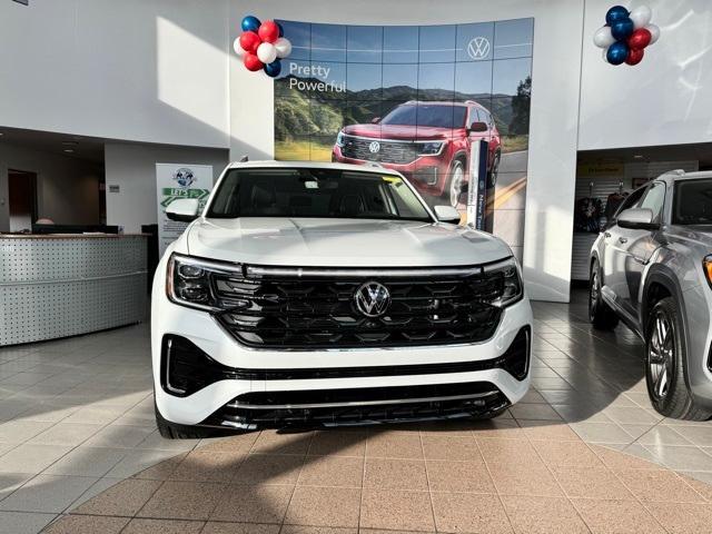 new 2024 Volkswagen Atlas car, priced at $49,979