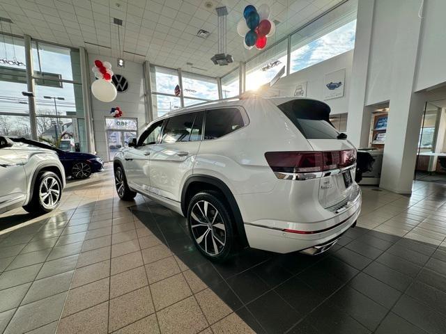 new 2024 Volkswagen Atlas car, priced at $49,979