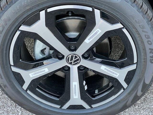 new 2025 Volkswagen Tiguan car, priced at $33,987