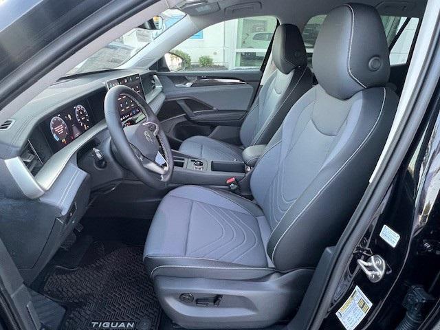 new 2025 Volkswagen Tiguan car, priced at $33,987