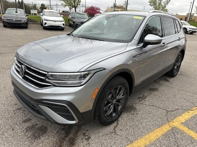 new 2024 Volkswagen Tiguan car, priced at $35,204