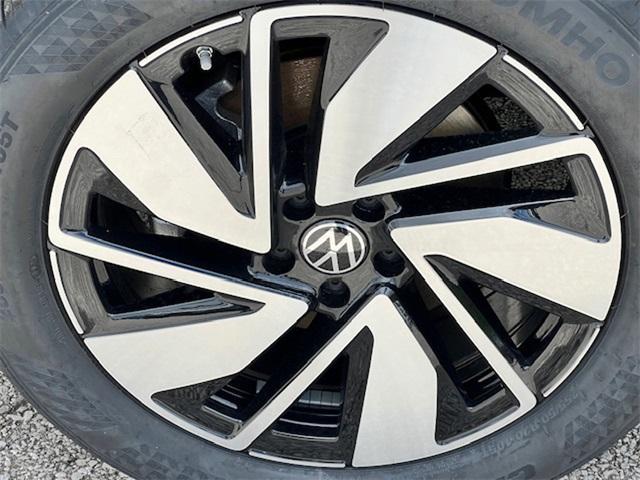 new 2025 Volkswagen Atlas car, priced at $45,801