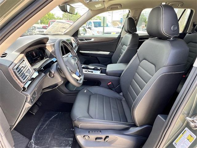 new 2025 Volkswagen Atlas car, priced at $45,801
