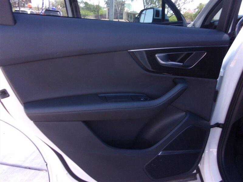 used 2023 Audi Q7 car, priced at $35,997