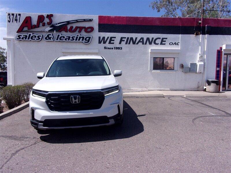 used 2025 Honda Pilot car, priced at $38,997