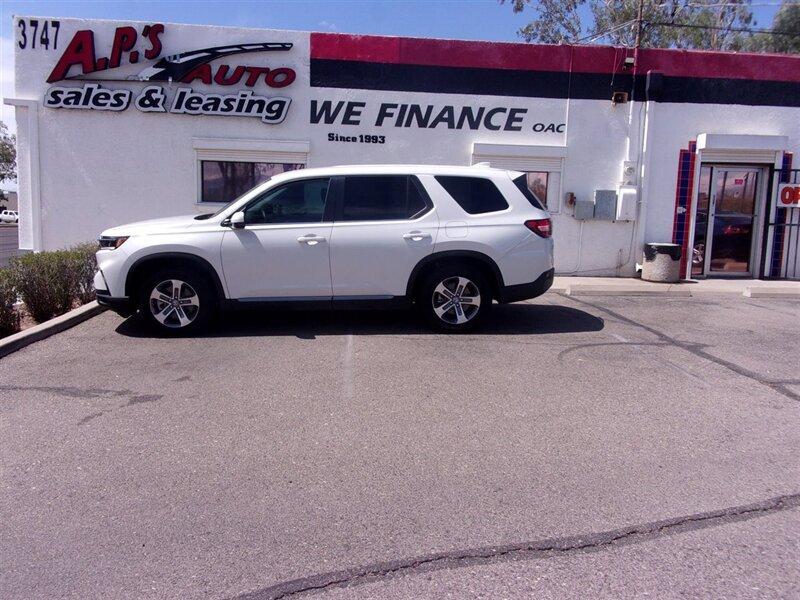 used 2025 Honda Pilot car, priced at $38,997