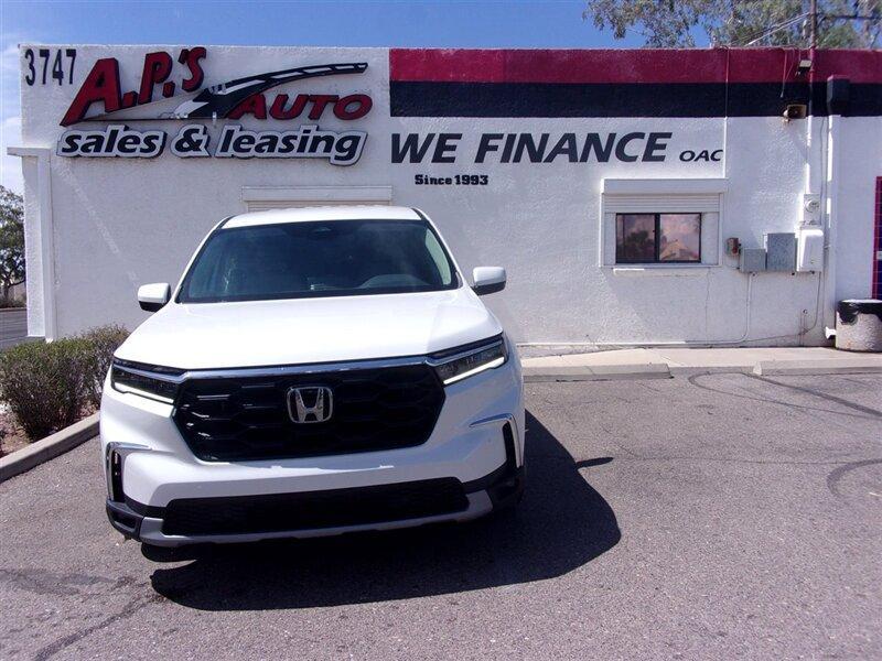 used 2025 Honda Pilot car, priced at $38,997