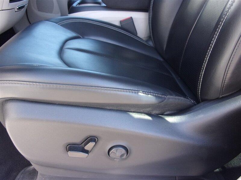 used 2023 Chrysler Pacifica Hybrid car, priced at $23,777