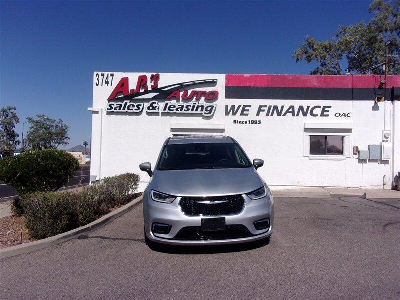 used 2023 Chrysler Pacifica Hybrid car, priced at $23,777