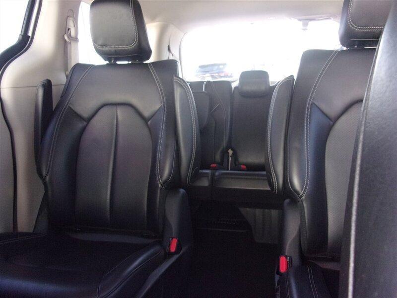 used 2023 Chrysler Pacifica Hybrid car, priced at $23,777