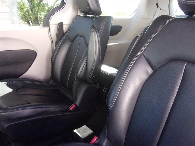 used 2023 Chrysler Pacifica Hybrid car, priced at $23,777