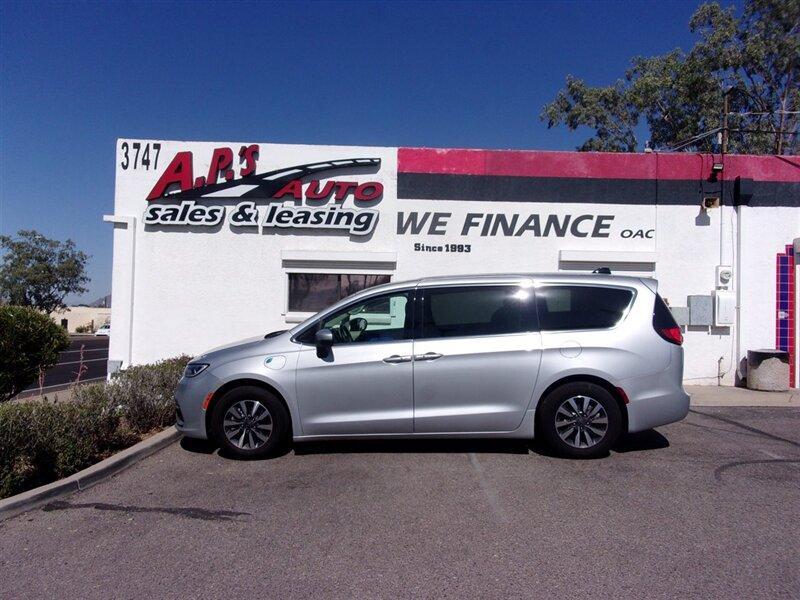 used 2023 Chrysler Pacifica Hybrid car, priced at $23,777