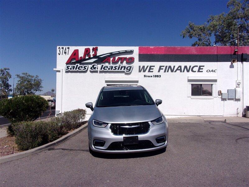 used 2023 Chrysler Pacifica Hybrid car, priced at $23,777
