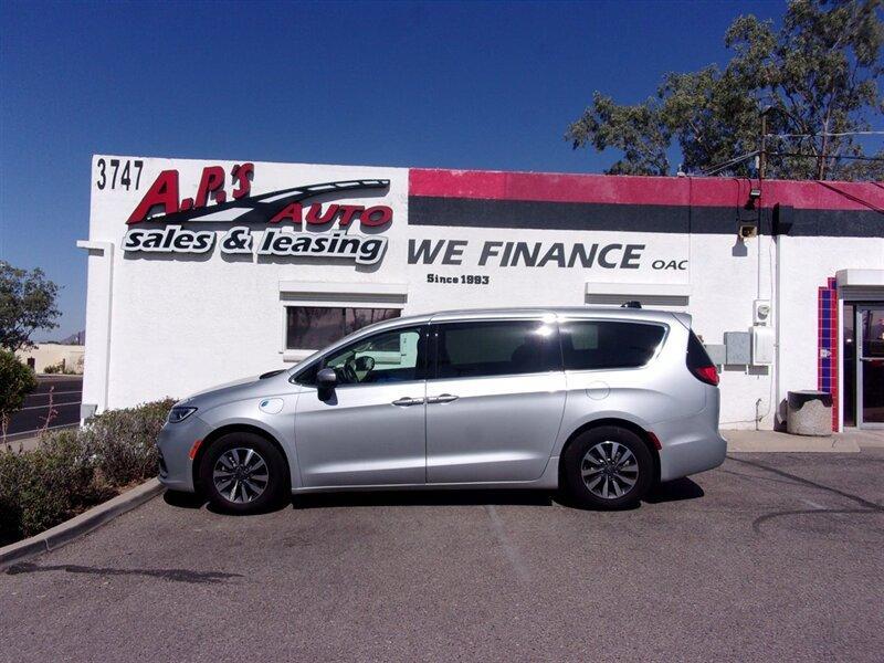 used 2023 Chrysler Pacifica Hybrid car, priced at $23,777