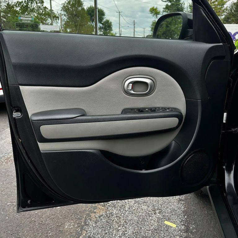 used 2015 Kia Soul car, priced at $5,900