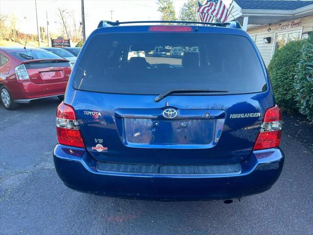 used 2005 Toyota Highlander car, priced at $5,700